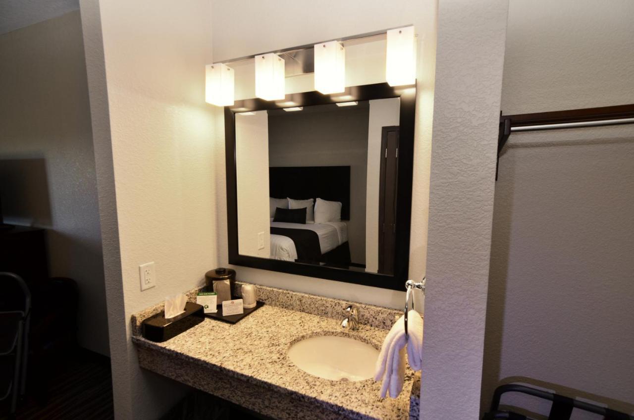 Cobblestone Inn&Suites - Manning Extérieur photo