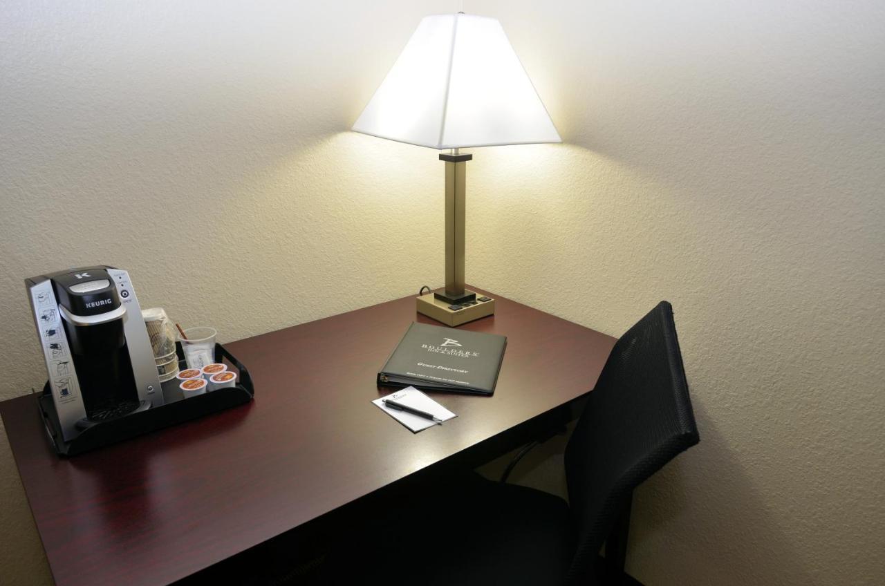 Cobblestone Inn&Suites - Manning Extérieur photo