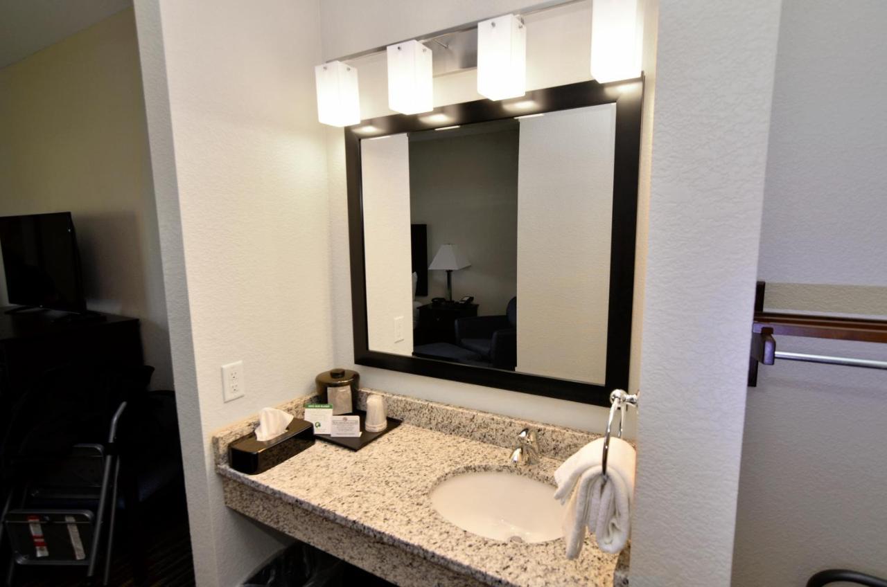 Cobblestone Inn&Suites - Manning Extérieur photo