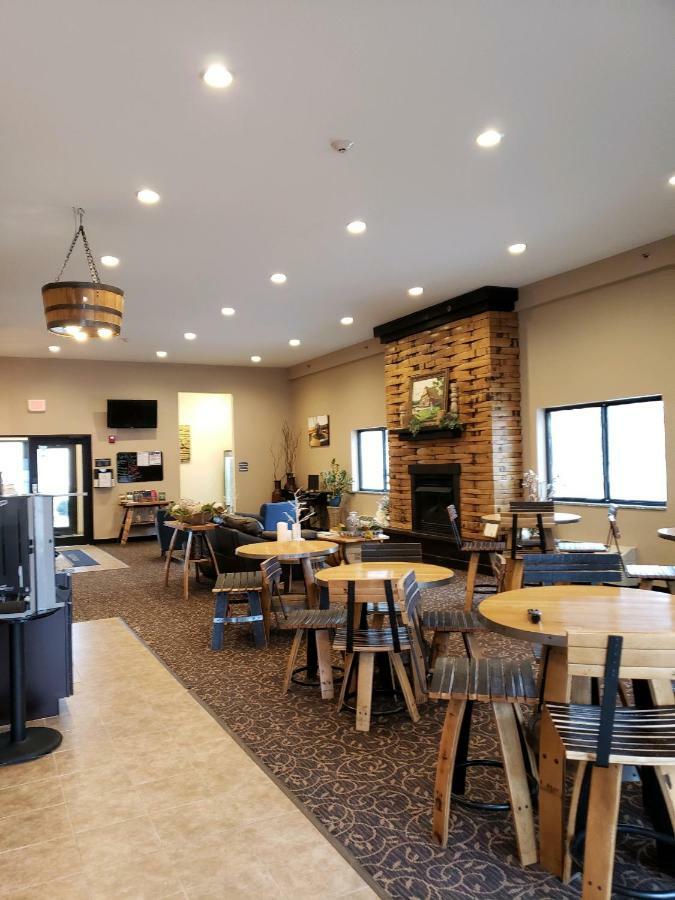 Cobblestone Inn&Suites - Manning Extérieur photo